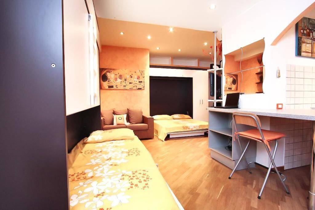 Petite Home In Rome Buitenkant foto
